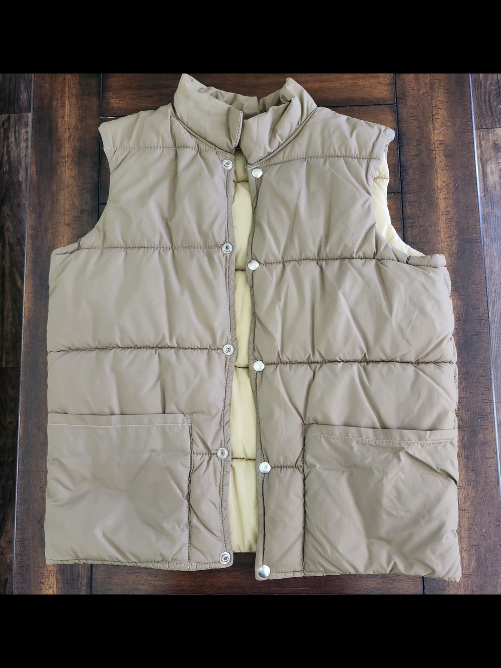 Vintage White Mountain Quilted Vest in Tan and Cream